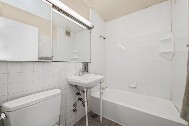 3430 N LAKE SHORE Drive 4K, Chicago, IL 60657