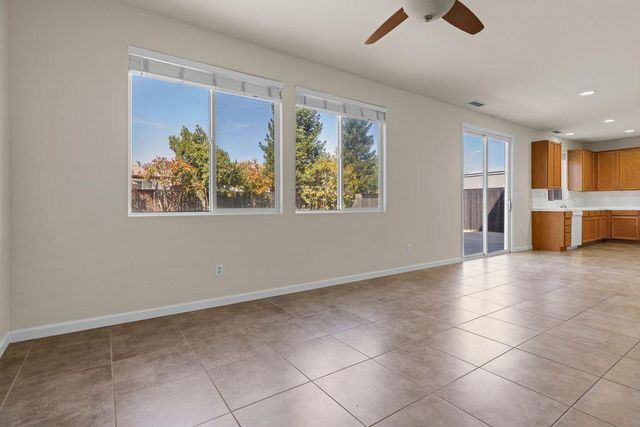 694 Devonshire Ln, Lincoln, CA 95648