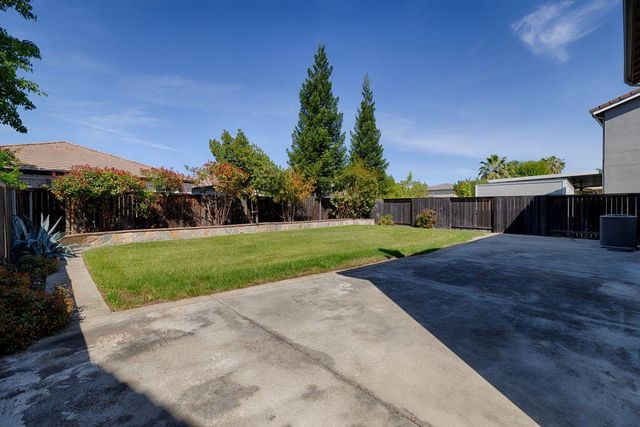 694 Devonshire Ln, Lincoln, CA 95648