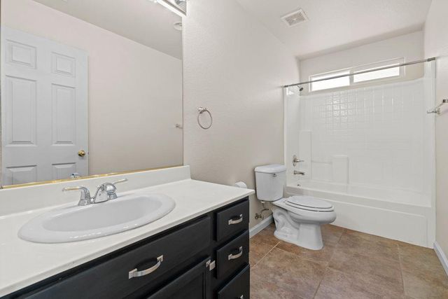 694 Devonshire Ln, Lincoln, CA 95648