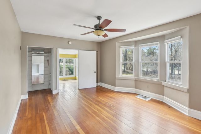 651 S Plum Grove Road, Palatine, IL 60067