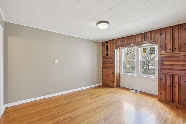651 S Plum Grove Road, Palatine, IL 60067