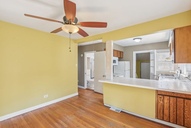 651 S Plum Grove Road, Palatine, IL 60067