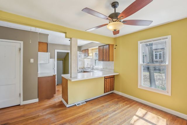 651 S Plum Grove Road, Palatine, IL 60067
