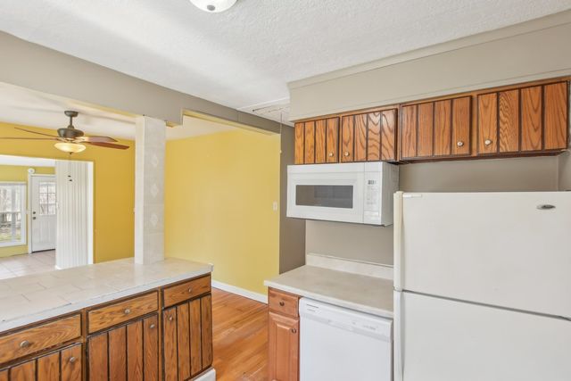 651 S Plum Grove Road, Palatine, IL 60067