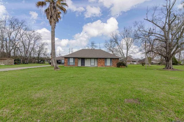 4420 Parker Rd, Addis, LA 70710