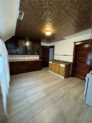 815 E Delavan Ave, Buffalo, NY 14215