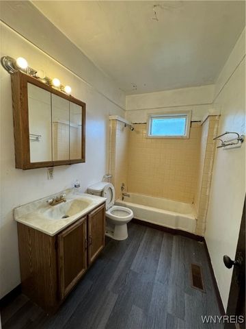 815 E Delavan Ave, Buffalo, NY 14215