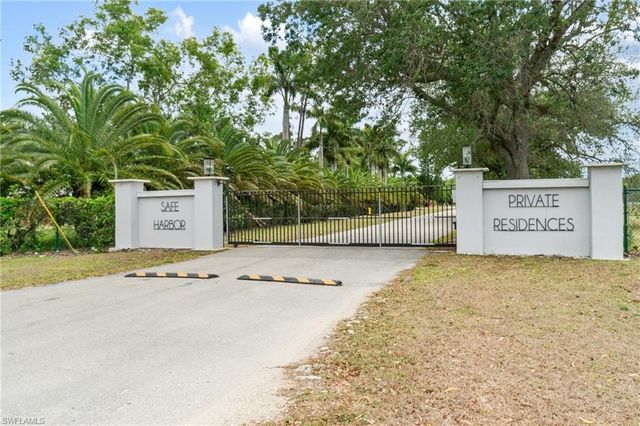 3160 Safe Harbor DR, Naples, FL 34117