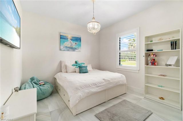 3160 Safe Harbor DR, Naples, FL 34117