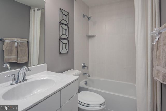 8852 QUEENSFERRY RD, Manassas, VA 20112