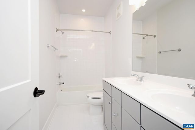 806 Wesley Ln Unit B, Charlottesville, VA 22911