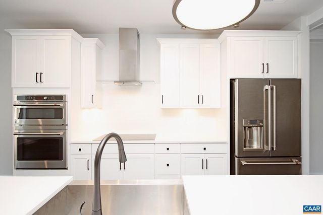 806 Wesley Ln Unit B, Charlottesville, VA 22911