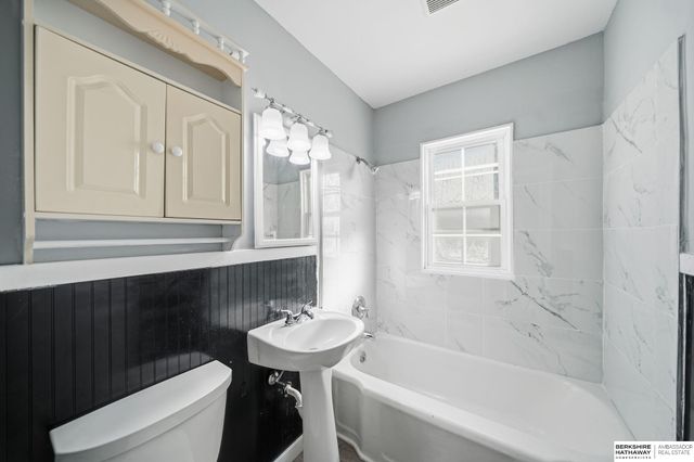 724 S 44 Street, Lincoln, NE 68510