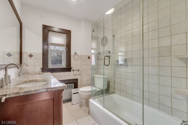 429 Palisade Ave, Cliffside Park Boro, NJ 07010