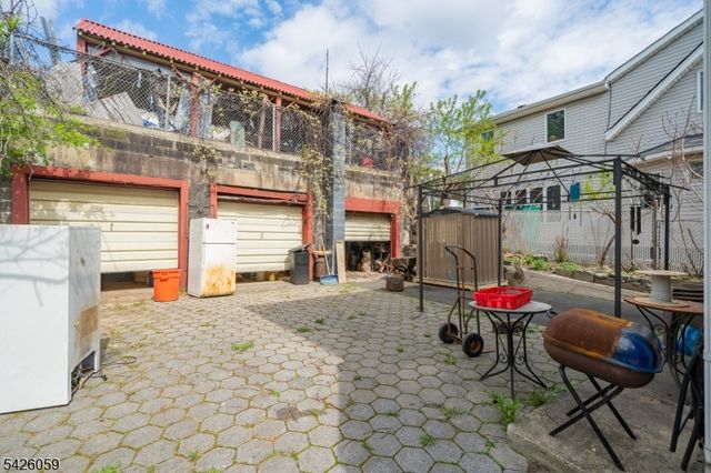 429 Palisade Ave, Cliffside Park Boro, NJ 07010