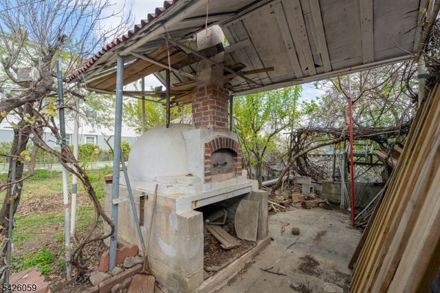 429 Palisade Ave, Cliffside Park Boro, NJ 07010