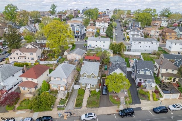 429 Palisade Ave, Cliffside Park Boro, NJ 07010