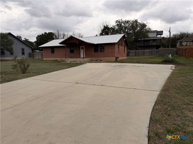 1616 Lonesome, Canyon Lake, TX 78133