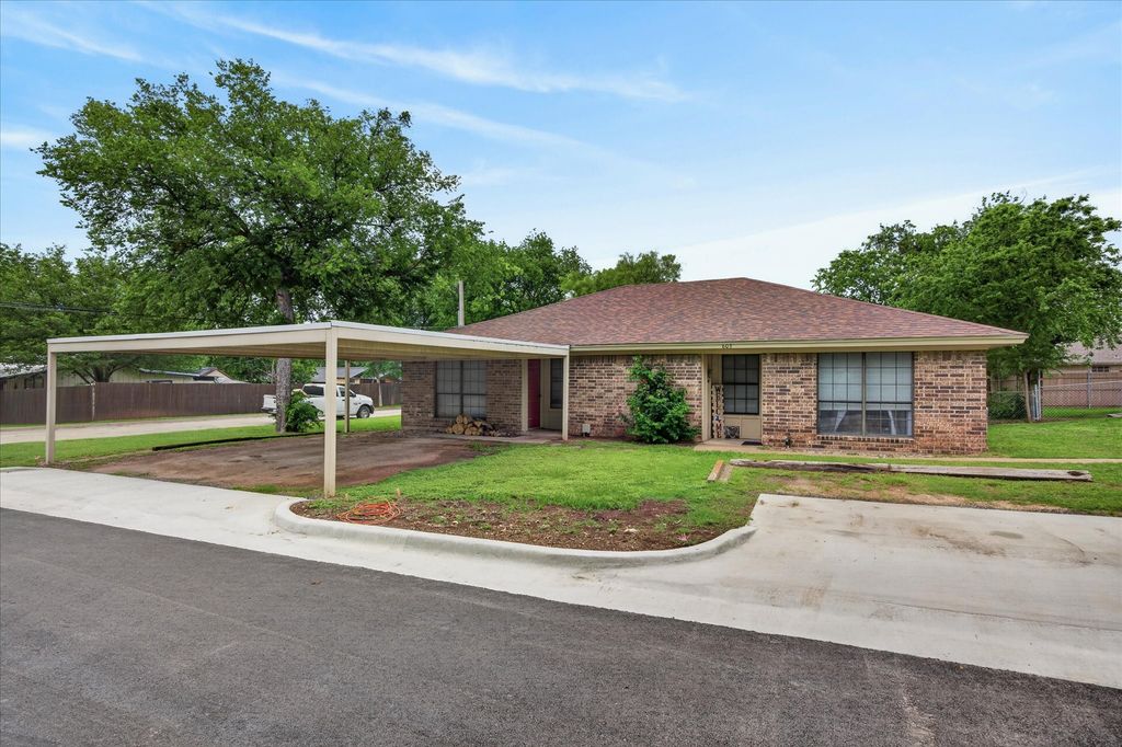 601-603 Clay Street, Glen Rose, TX 76043