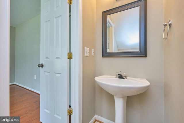 4100 FOUNTAINSIDE LN, Fairfax, VA 22030