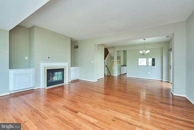 4100 FOUNTAINSIDE LN, Fairfax, VA 22030