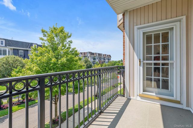 348 Trotting Lane, Westbury, NY 11590