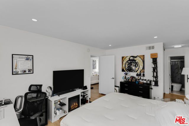 10747 Wilshire Boulevard 902, Los Angeles, CA 90024