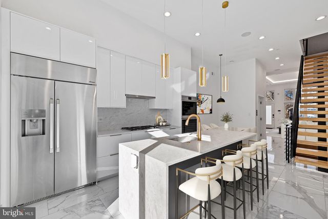 2130 SPRING ST, Philadelphia, PA 19103