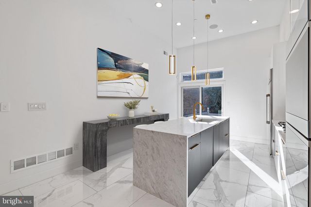 2130 SPRING ST, Philadelphia, PA 19103