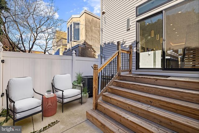 2130 SPRING ST, Philadelphia, PA 19103