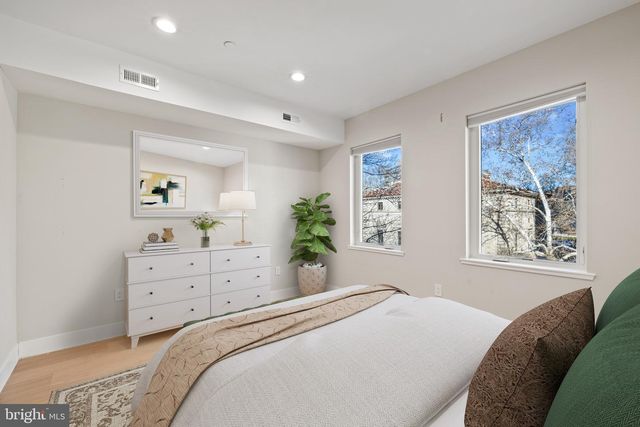 2130 SPRING ST, Philadelphia, PA 19103