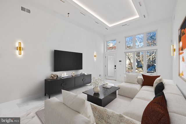 2130 SPRING ST, Philadelphia, PA 19103