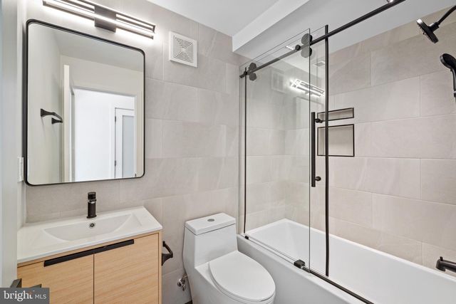 2130 SPRING ST, Philadelphia, PA 19103