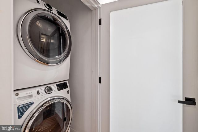 2130 SPRING ST, Philadelphia, PA 19103