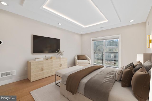 2130 SPRING ST, Philadelphia, PA 19103