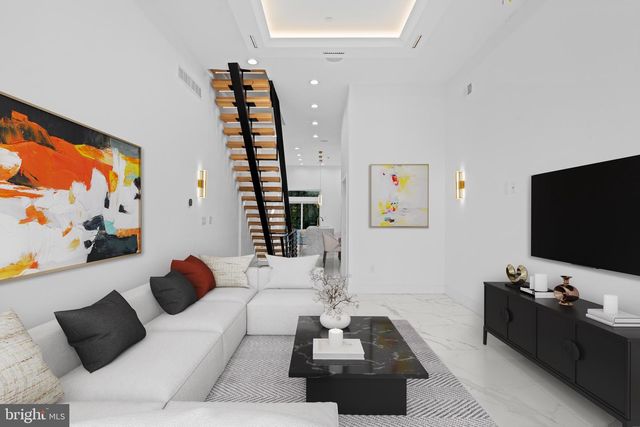 2130 SPRING ST, Philadelphia, PA 19103