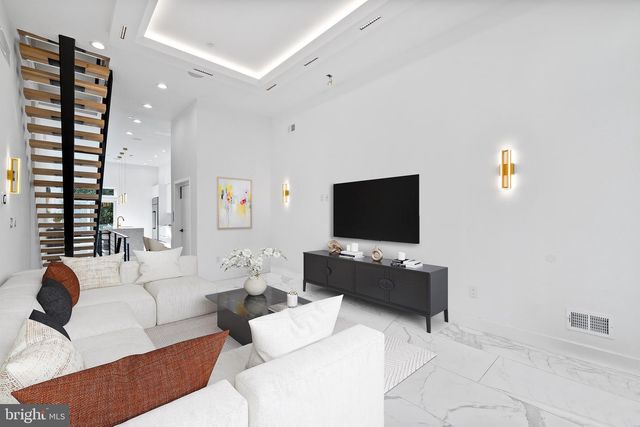 2130 SPRING ST, Philadelphia, PA 19103