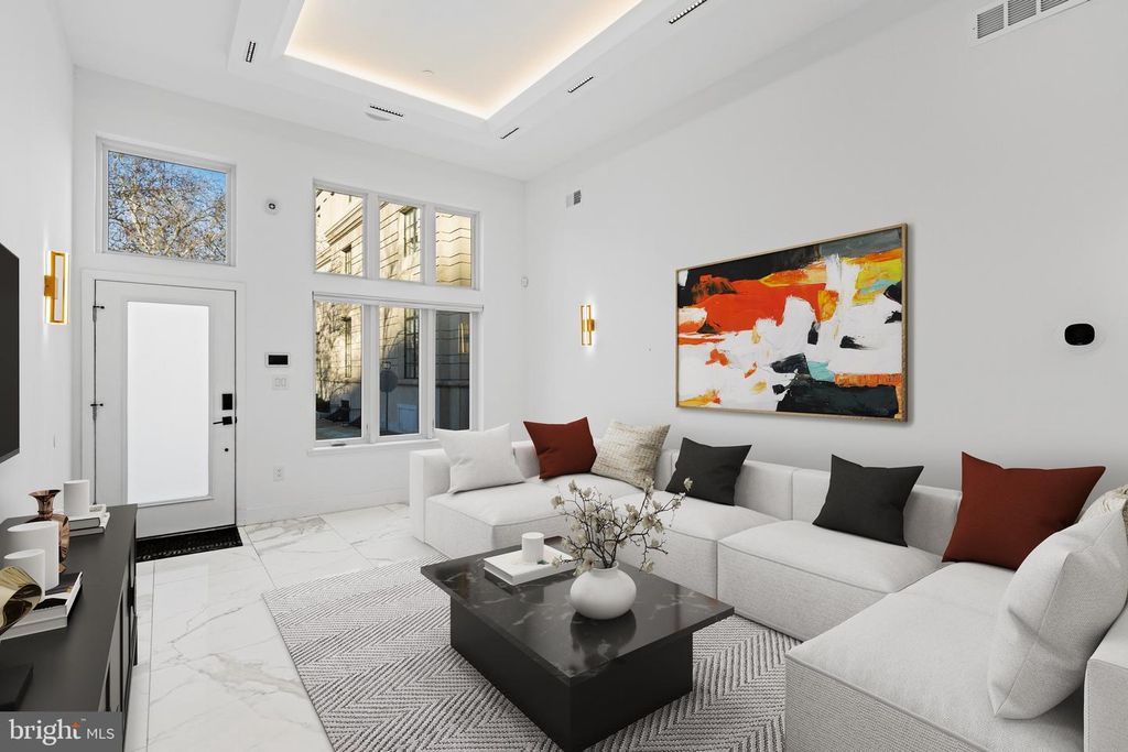 2130 SPRING ST, Philadelphia, PA 19103