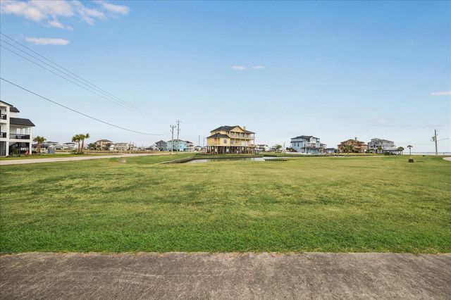 1 Summerland, Hitchcock, TX 77563