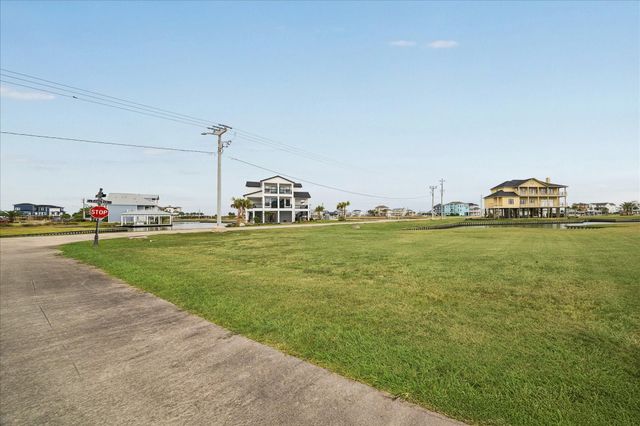 1 Summerland, Hitchcock, TX 77563