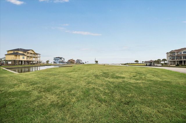 1 Summerland, Hitchcock, TX 77563