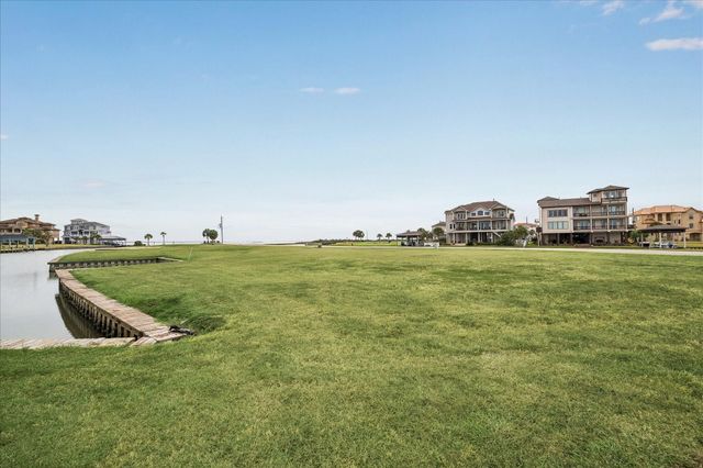 1 Summerland, Hitchcock, TX 77563