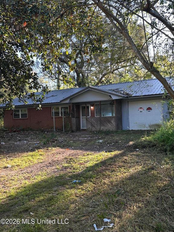 1304 May Street, Ocean Springs, MS 39564