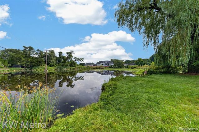 4251 Derry Road, Bloomfield Hills, MI 48302