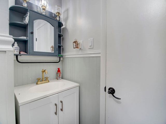 26 EAST 49TH ST, Bayonne, NJ 07002