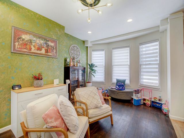 26 EAST 49TH ST, Bayonne, NJ 07002