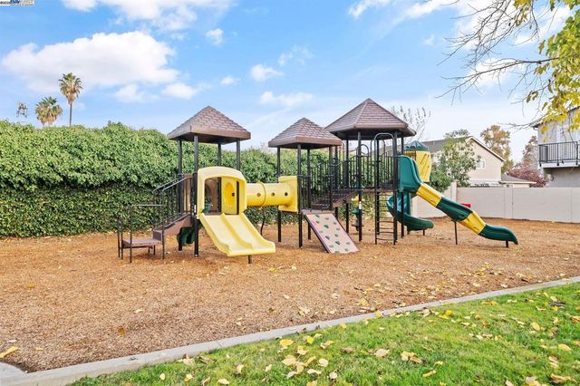 352 San Petra Court 1, Milpitas, CA 95035
