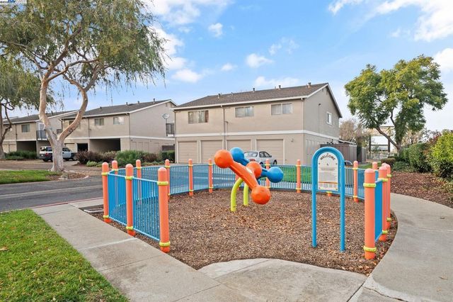 352 San Petra Court 1, Milpitas, CA 95035