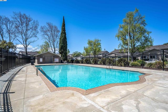 352 San Petra Court 1, Milpitas, CA 95035